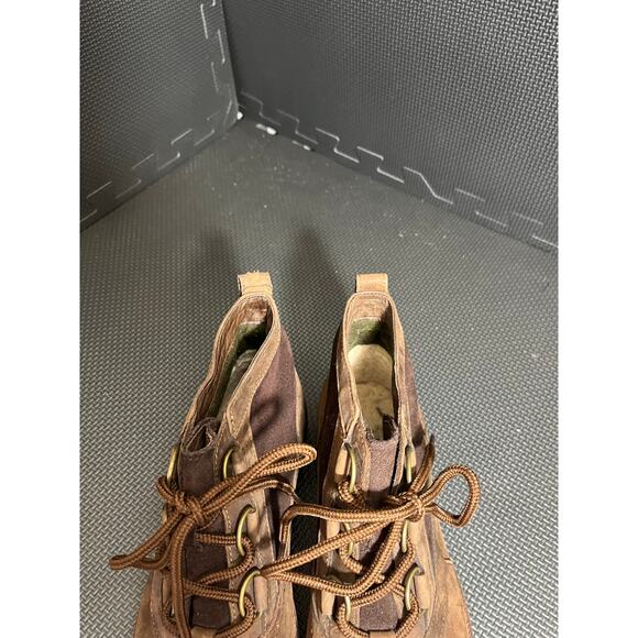 UGG® | Coconut Shell Heather Waterproof Leather Ankle Duck Boot Size 7.5 - Picture 3 of 8